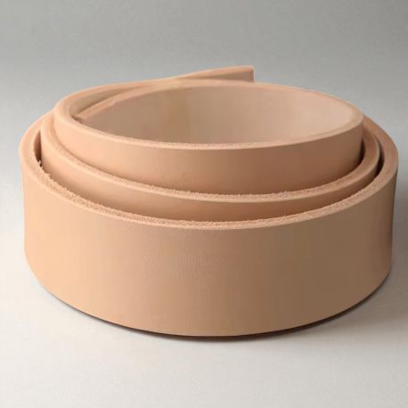 Lanière de cuir Tannage Végétal Naturel longueur 140 cm